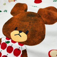 画像2: くまのがっこう｜名入れバースタオル｜Mサイズ｜今治製｜せいくらべ｜スケール｜アップル (2)
